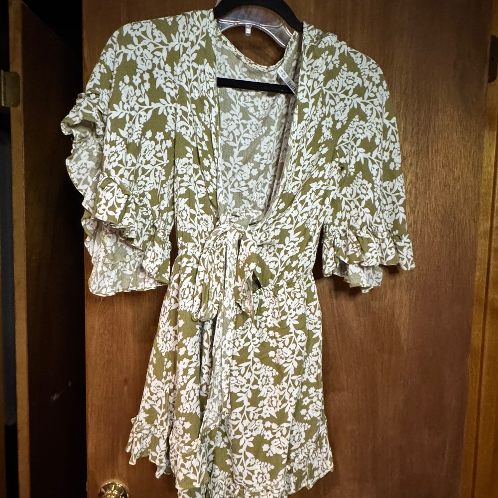 Floral romper from SelfieLeslie